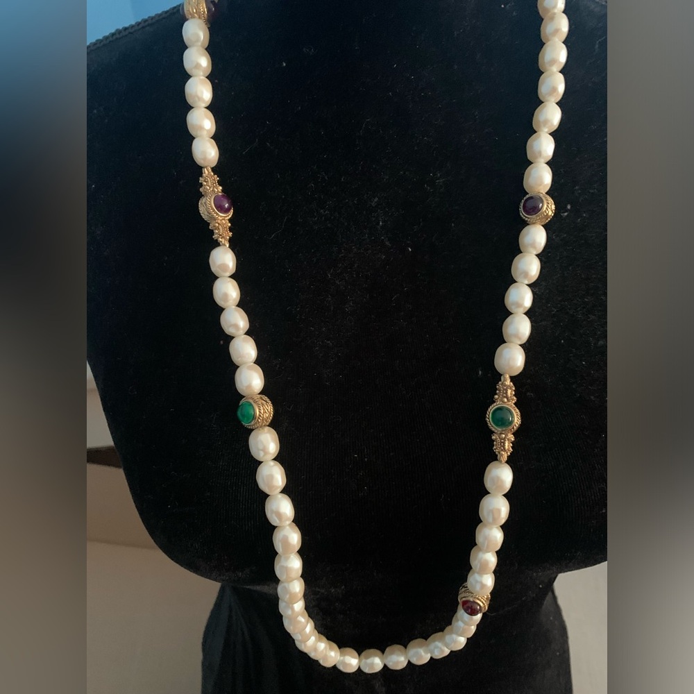 Vintage 80’s Givenchy Baroque Faux Pearl Cabochon Necklace Rare